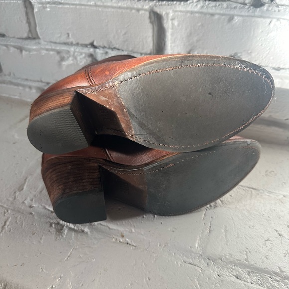 Frye Leslie artisan bootie. Size 7 - Picture 8 of 10
